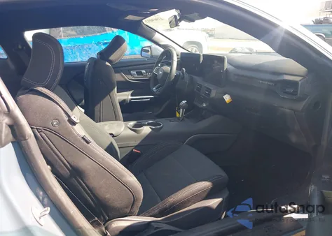 2025 Ford Mustang Ecoboost Fastback z USA, uszkodzony, nr VIN 1FA6P8TH7S5126180